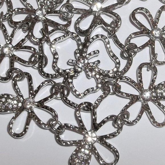 Pre-owned Statement Necklace Silver Flowers  White Rhinestones Bibbed A233 - Picture 7 of 7